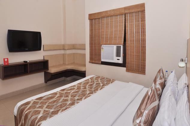 Sivamurugan Hotel Kumbakonam Bagian luar foto