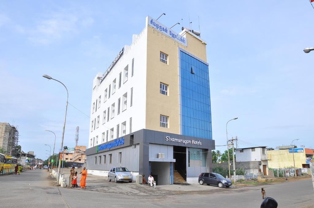 Sivamurugan Hotel Kumbakonam Bagian luar foto