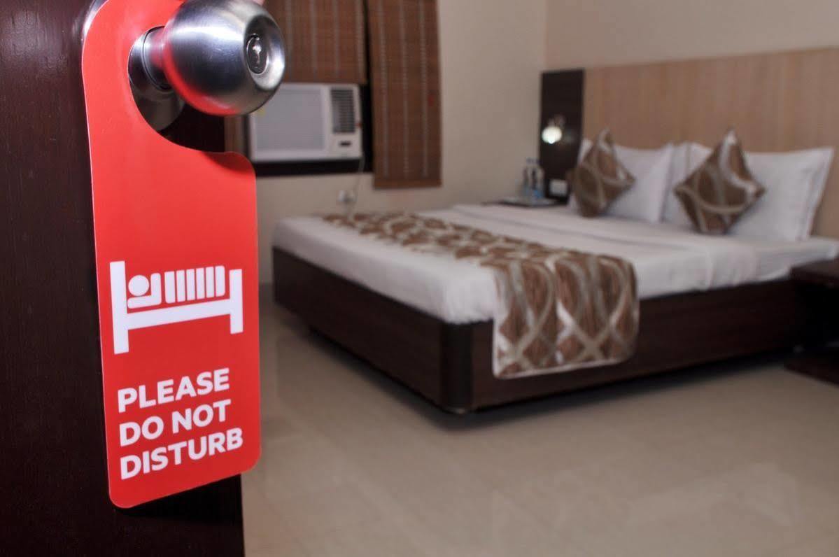 Sivamurugan Hotel Kumbakonam Bagian luar foto