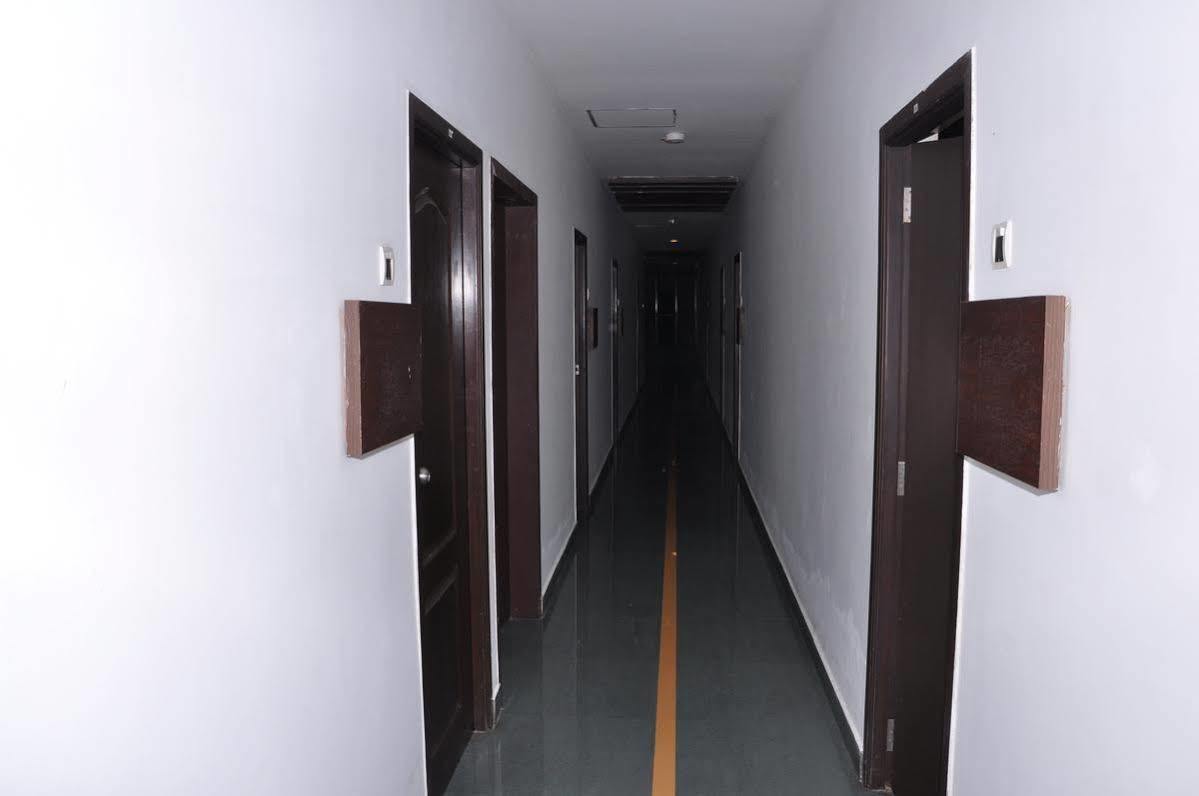Sivamurugan Hotel Kumbakonam Bagian luar foto