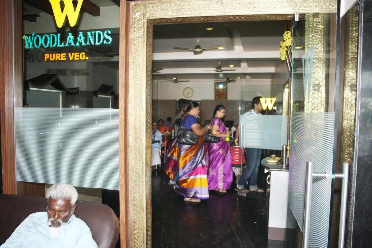 Sivamurugan Hotel Kumbakonam Bagian luar foto
